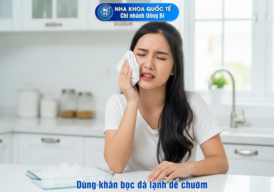 chườm đá lạnh