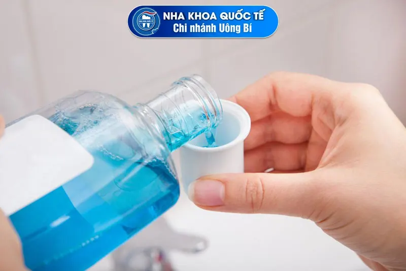 nước súc miệng là gì